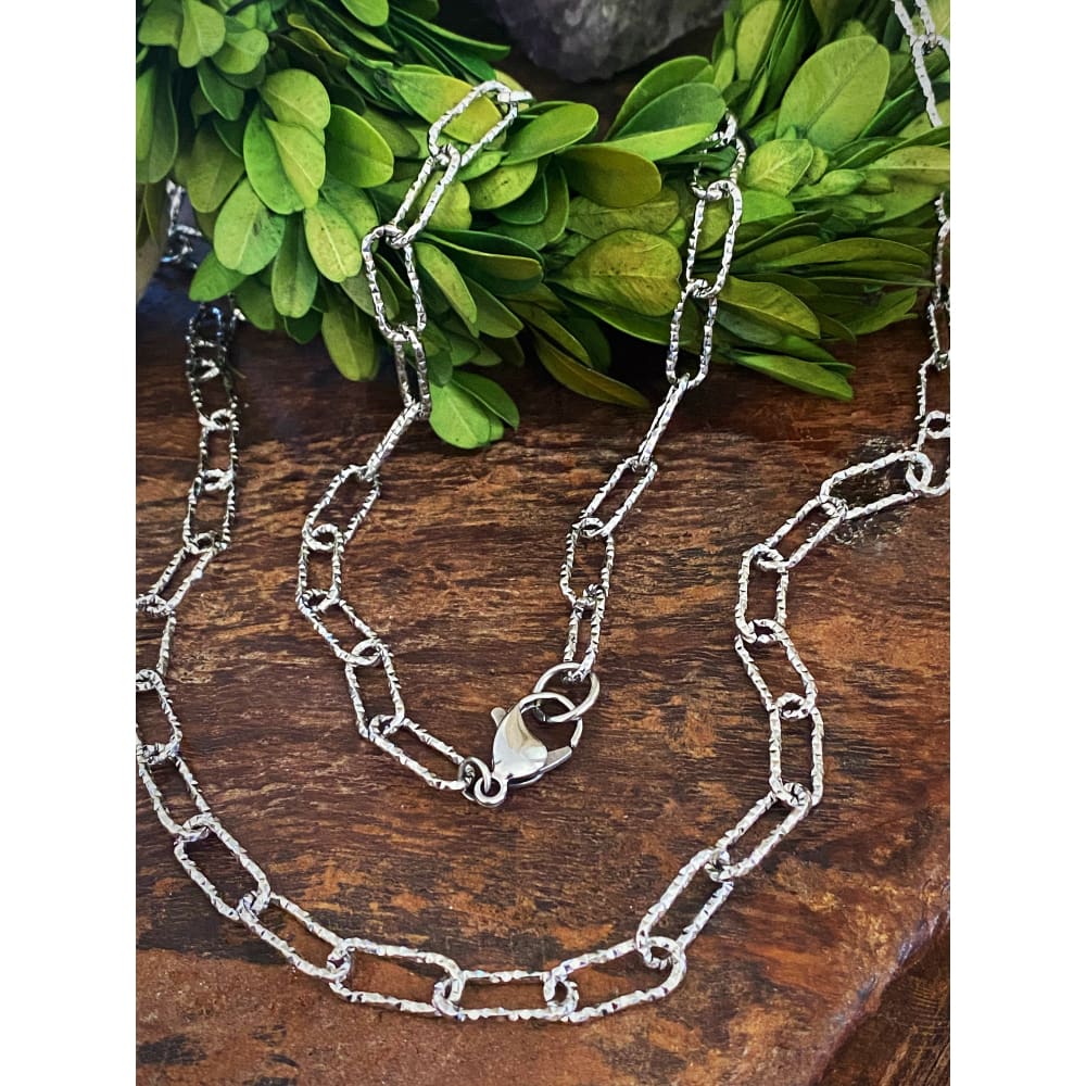 STATEMENT PAPERCLIP NECKLACE