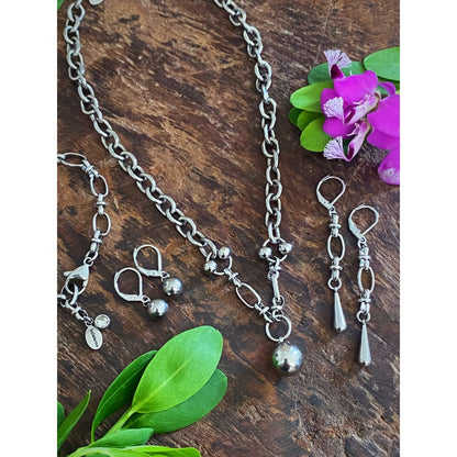 LOBERO CHARM CHOKER
