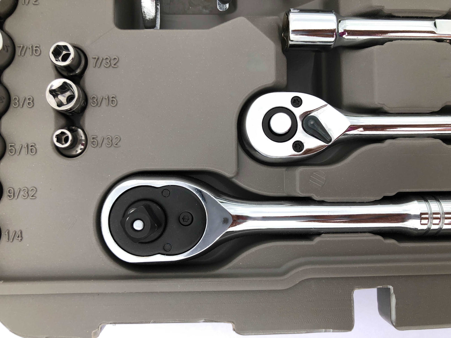 95 Piece Mechanics Tool Set in Metric and SAE for Small Engine, Mechanical and General Repairs – DT1242