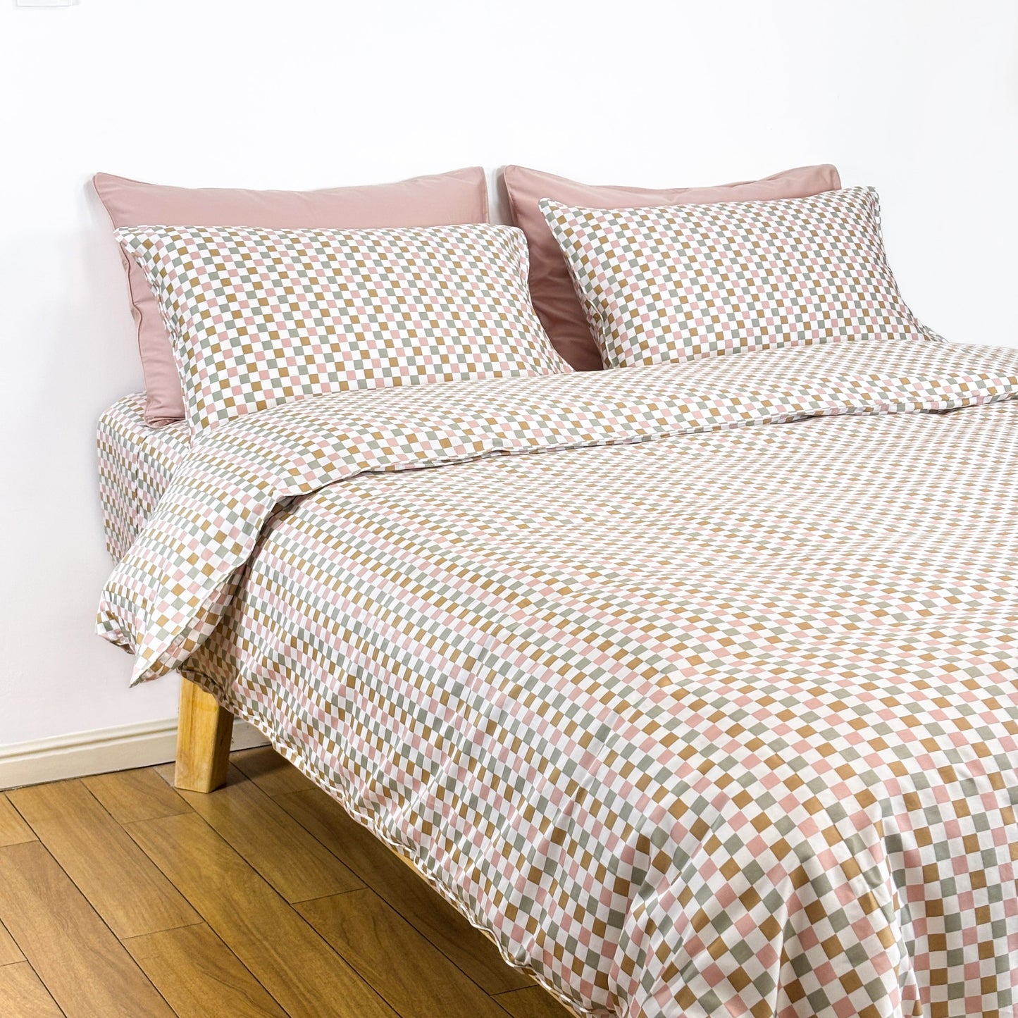 SHNUGGLE Bedding Set Colorful Checker