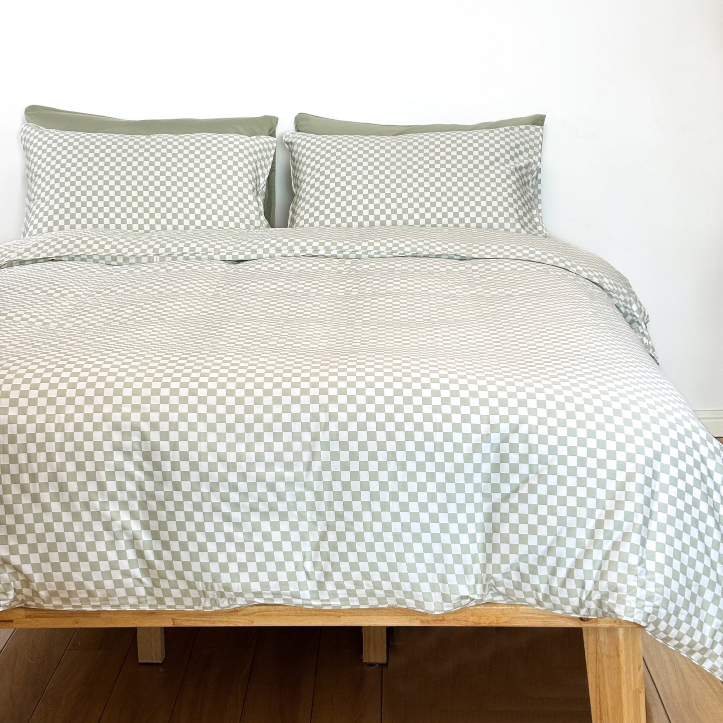 SHNUGGLE Bedding Set Sage Checker