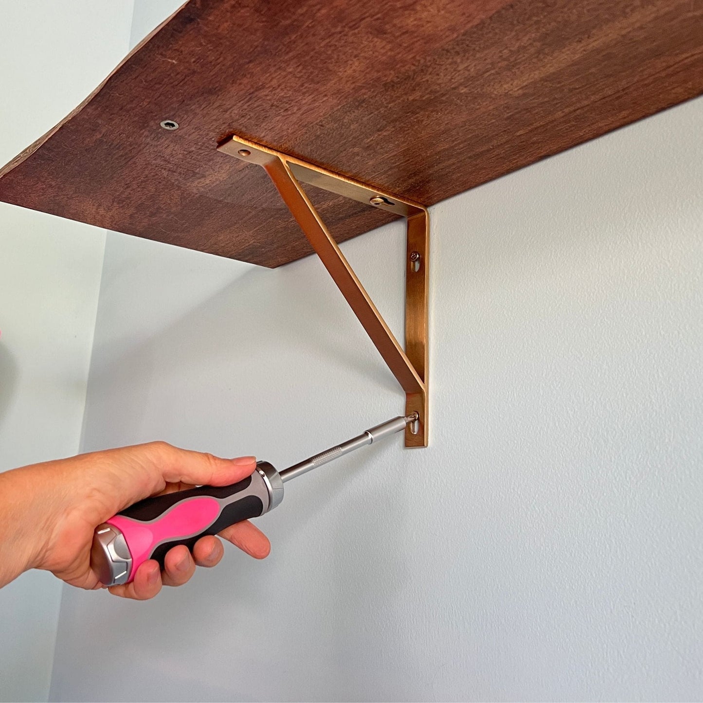 13-in-1 Ratcheting Screwdriver with Bit Set – Pink -- DT5021P