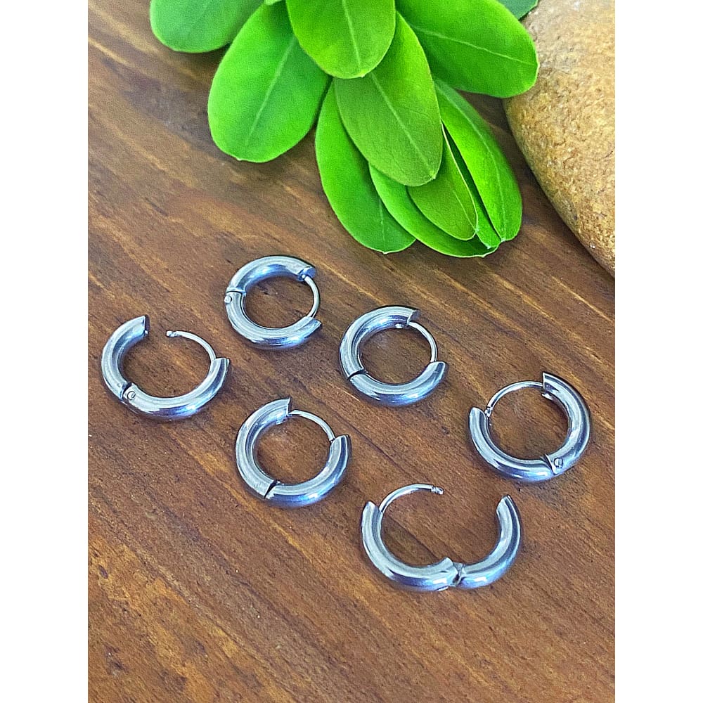 HUGGIE HOOP EARRINGS