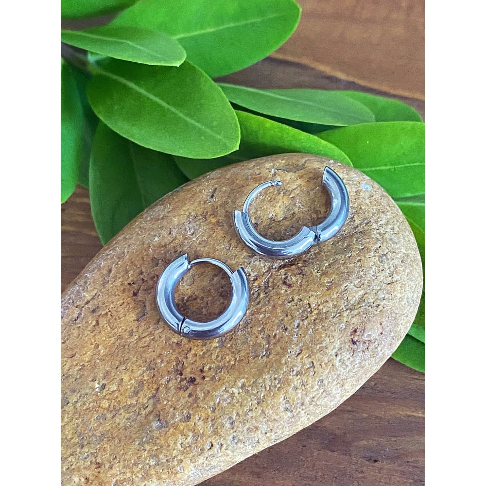 HUGGIE HOOP EARRINGS