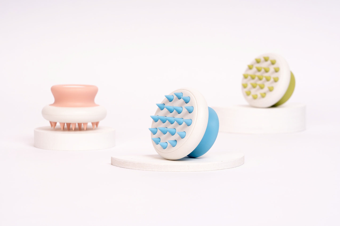 Pet Life ® 'Scwubba' Handheld Bathing Brushing and Massaging Soft Flexible Grooming Pet Comb